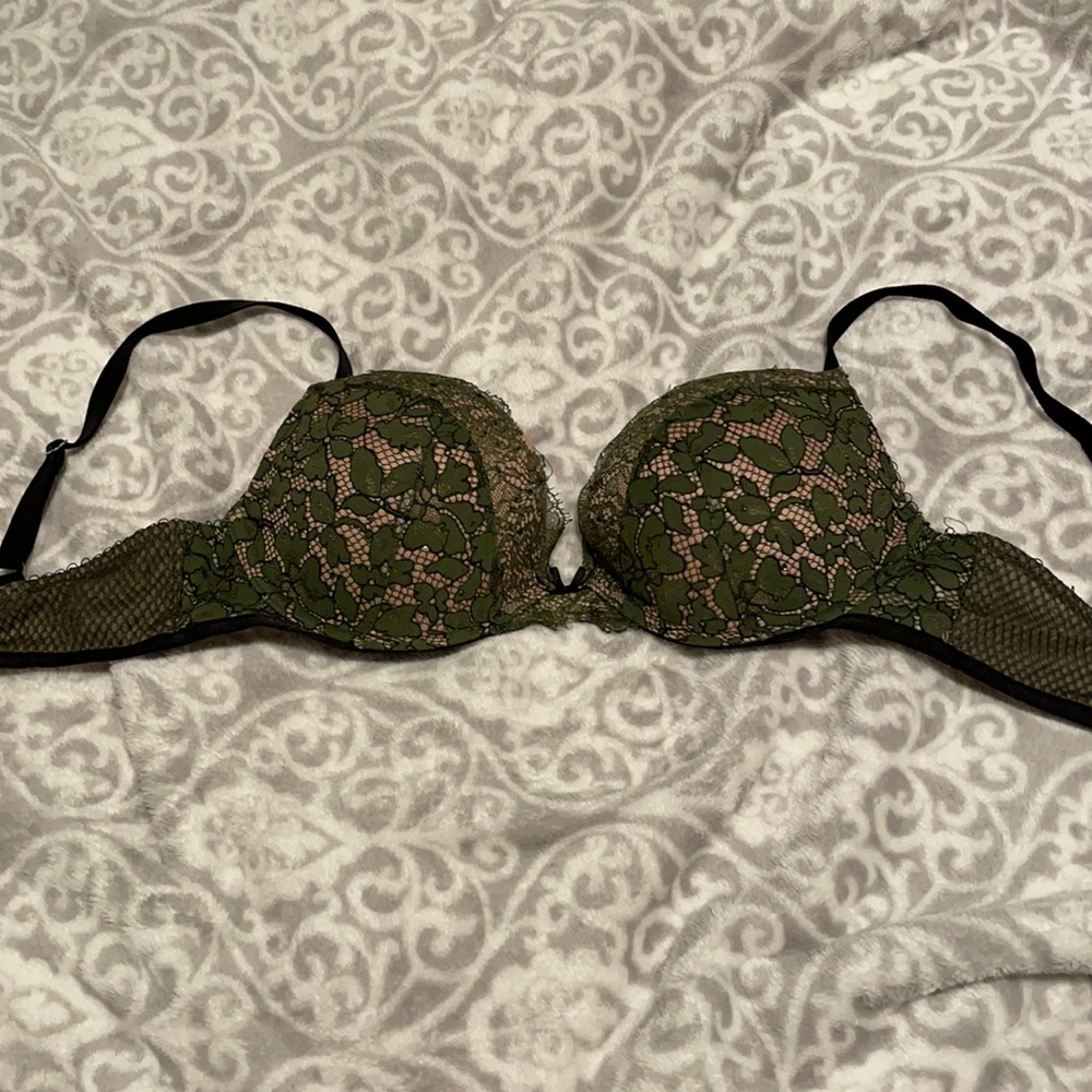 Victoria’s Secret Push-Up Bra 34C